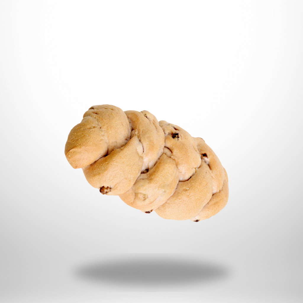 Frisch gebackener glutenfreier Hefezopf mit Rosinen von Lucky Grain, 250 g, goldbraun und saftig.